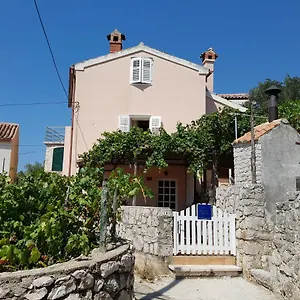 House Mihaela Miholascica