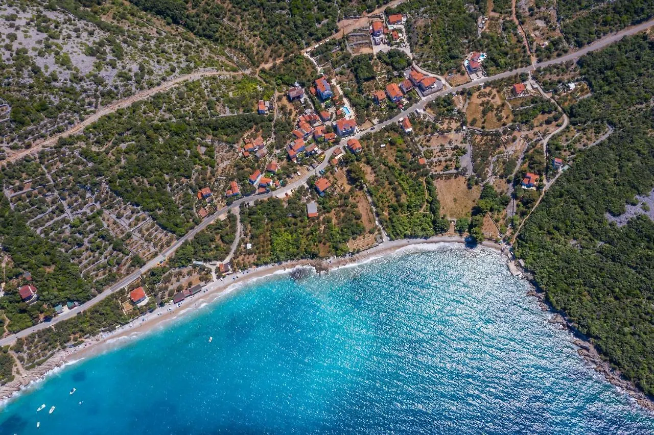 Guest house Apartments Forever Miholascica