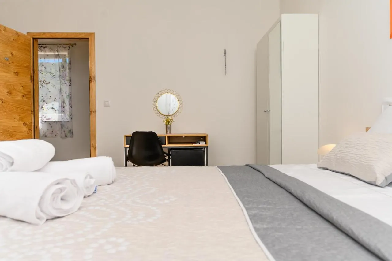 Guest house Apartments Forever Miholascica
